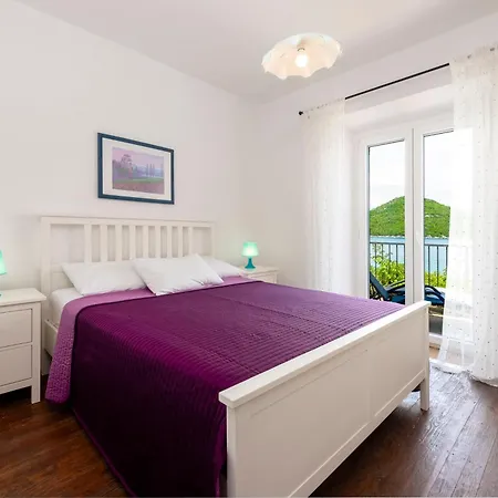 Holiday home Family House Frana Prozura